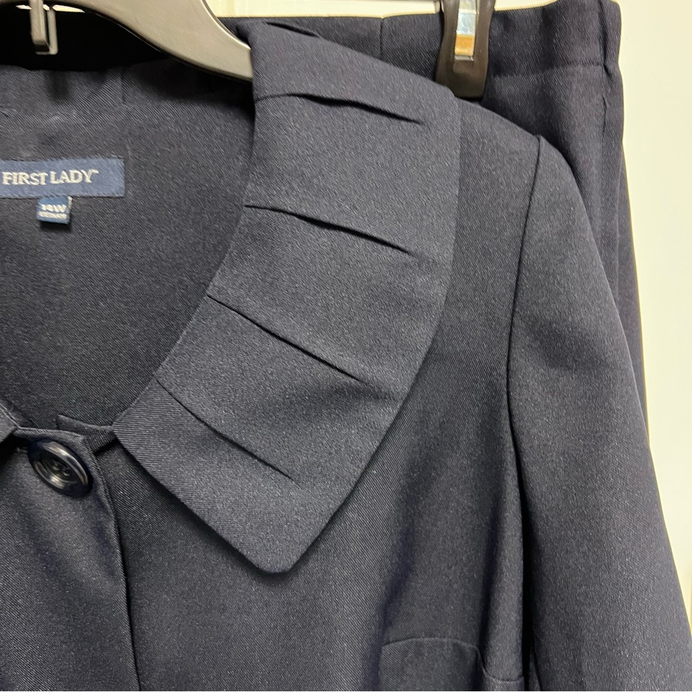 Vintage Women's First Lady Navy Skirt Suit - Picture 3 of 16